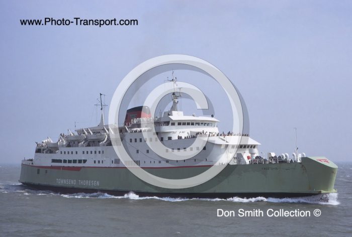 FREE ENTERPRISE VI - Green Hull - Pass Cruise