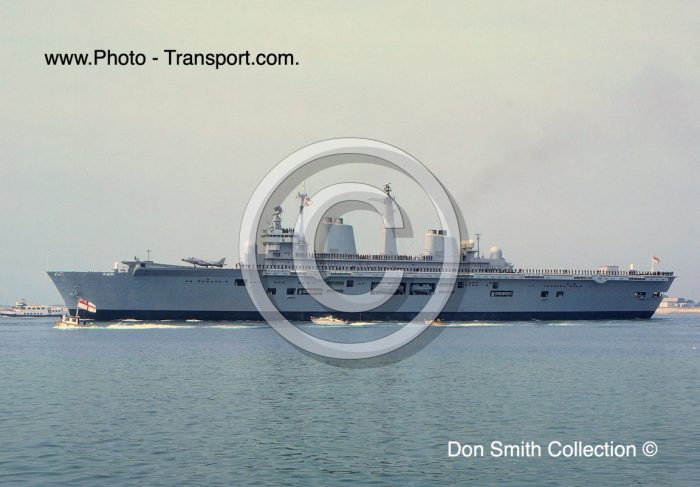 HMS ILLUSTRIOUS - R06 - Aircraft Carrier