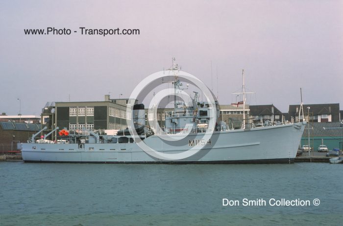 HMS KELLINGTON - M1154