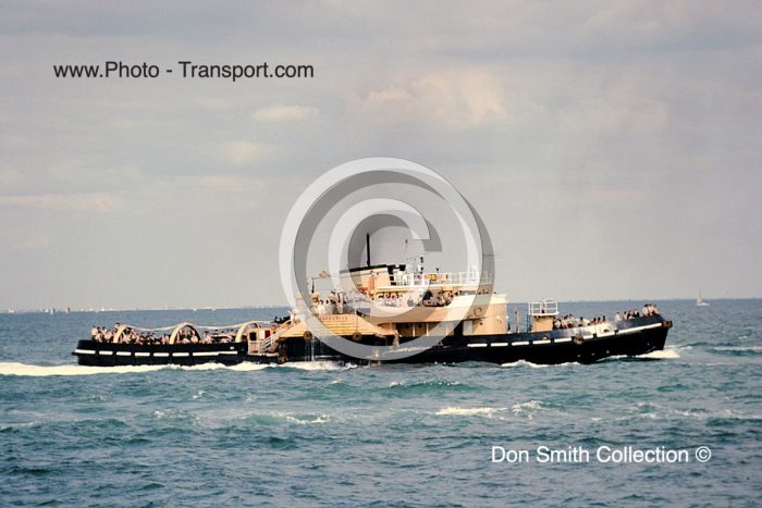 FAVOURITE - Naval Paddle Tug