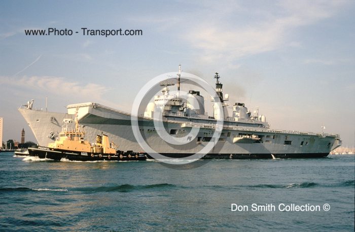 HMS ILLUSTRIOUS - R06 - Aircraft Carrier