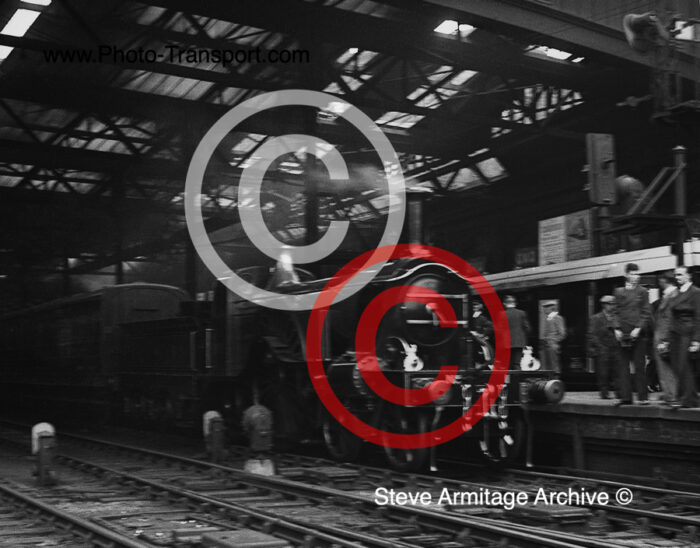 Great Northern Railway "Sterling" 4-2-2 "8ft 1in single" No.1 at Edinburgh Waverley Station