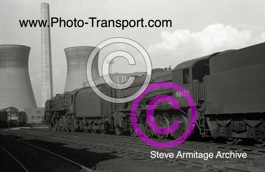 "WD"Class 2-8-0 No.90470 and BR "Standard" 9F 2-10-0 No.92001 at Wakefield MPD on Sunday 26th February 1967.