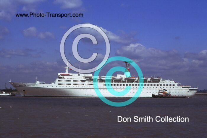 MAXIM GORKIY / MAXIM GORKI / MAKSIM GORKIY - Pass Cruise