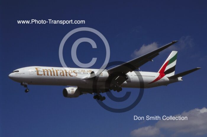 Boeing 777-31H    A6-EMO    Emirates