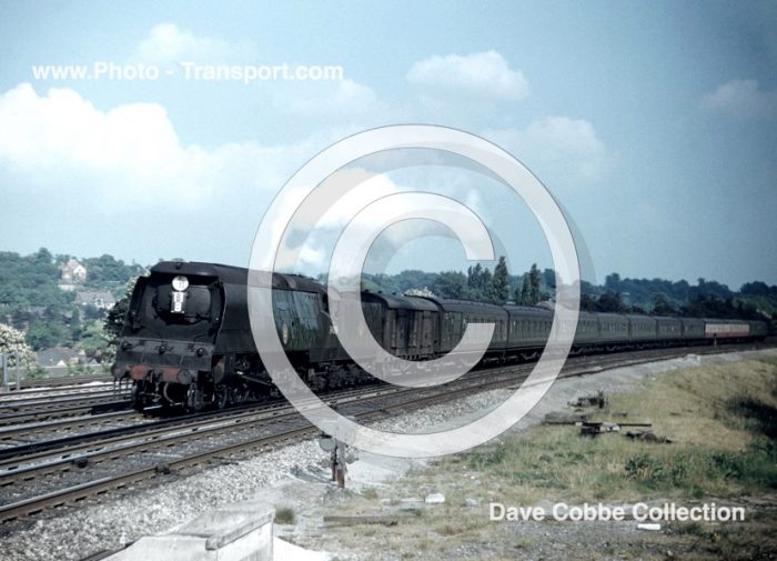 Un rebuilt Battle of Britain 4-6-2 No.34086 219 Squadron