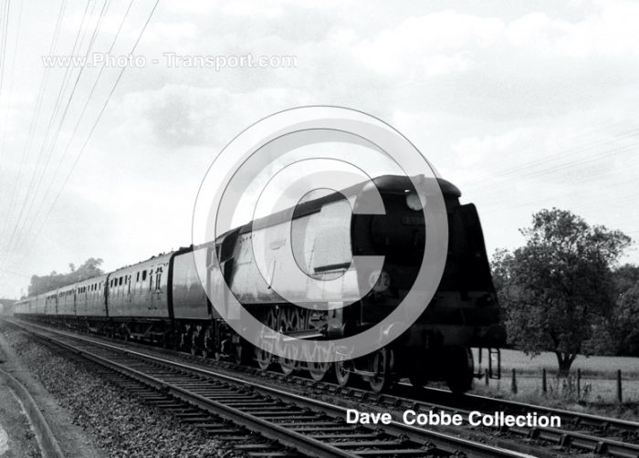 Battle of Britain unrebuilt 4-6-2 No.34081 92 Squadron