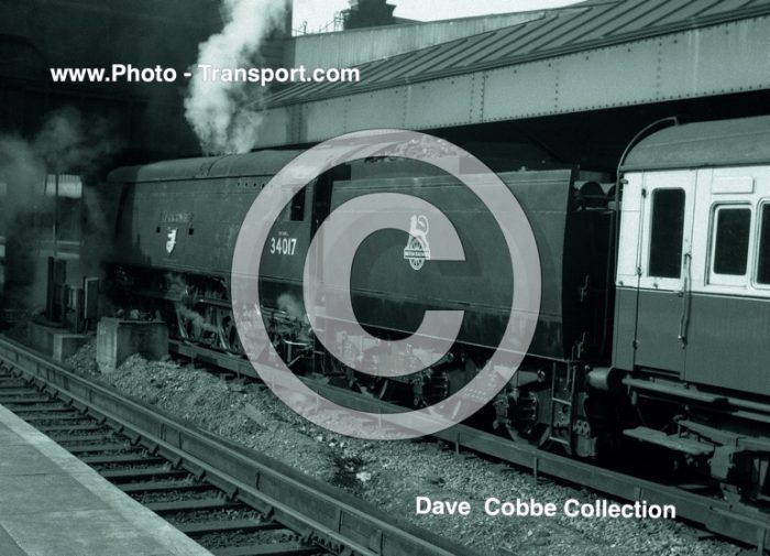 West Country unrebuilt 4-6-2 No.34017 Ilfracombe