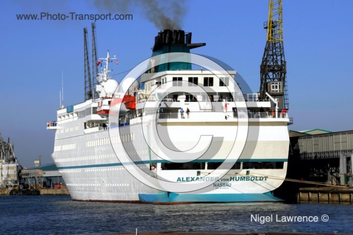 ALEXANDER Von HUMBOLDT - Pass / Cruise