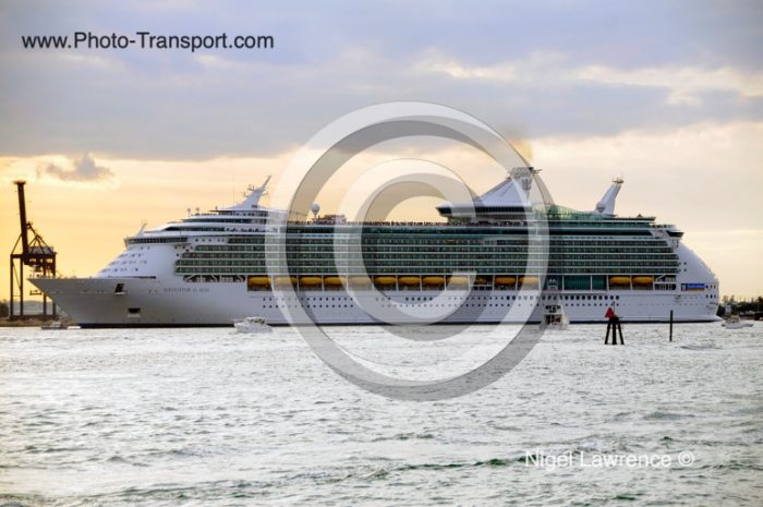 NAVIGATOR OF THE SEAS - Pass / Cruise