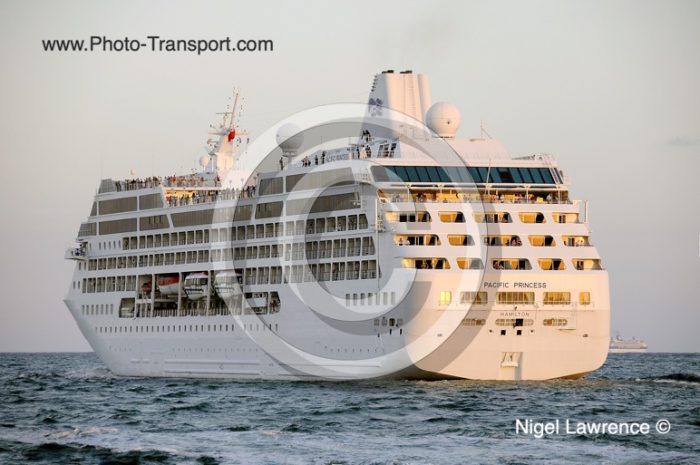 PACIFIC PRINCESS - Pass / Cruise
