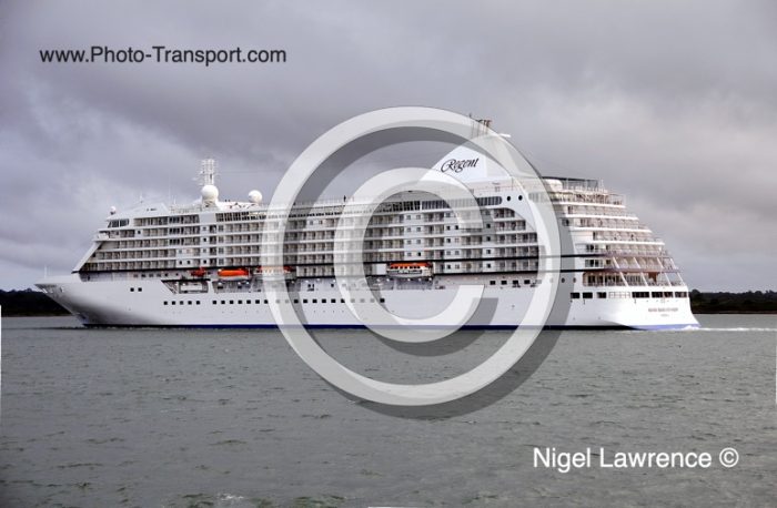 SEVEN SEAS VOYAGER - Pass / Cruise