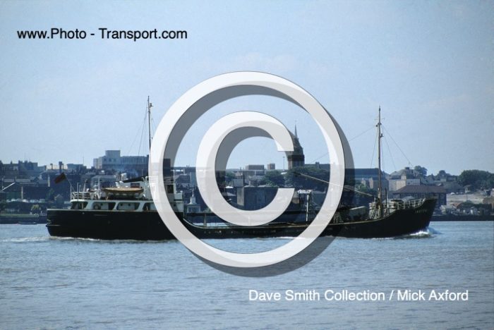 INSTOW - Dredger