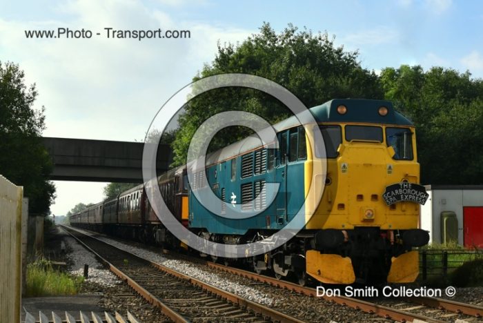 Class 31 No.31128 Charybdis (Blue) and Class 33 No 33029 Glen Loy