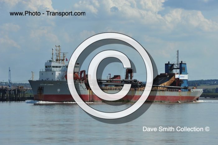 CITY OF LONDON - Dredger