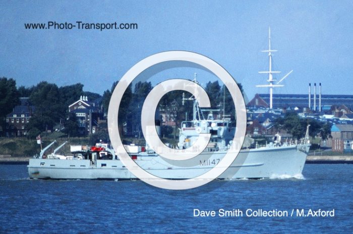HMS HUBBERSTON  M1147  -  Minesweeper
