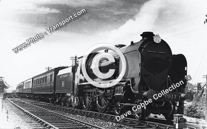 SCHOOLS “V” CLASS 4-4-0 No.30911 DOVER