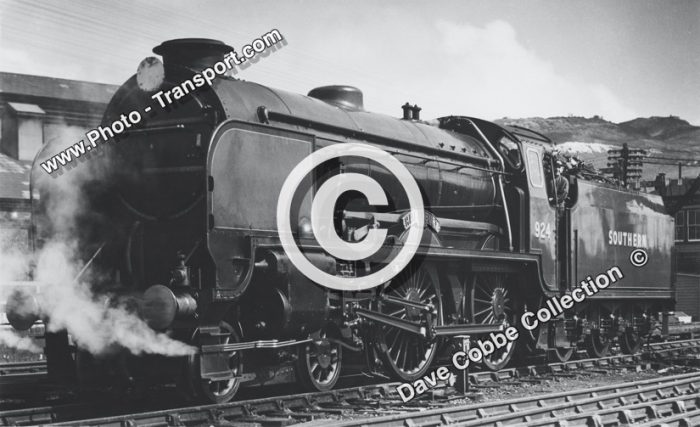 SCHOOLS “V” CLASS 4-4-0 No.30924 HAILEYBURY