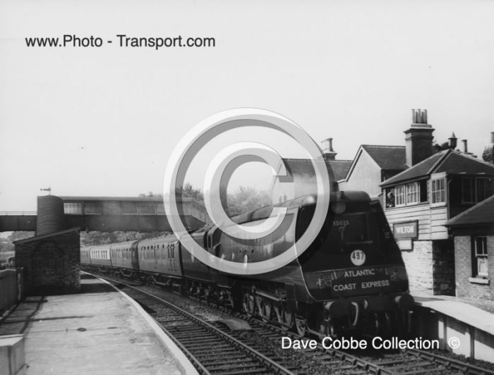 Merchant Navy Class 4-6-0  No.35025 Brocklebank Line