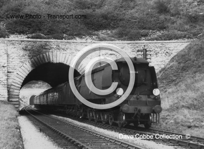 Battle of Britain Class 4-6-0  No.34064 Fighter Command 