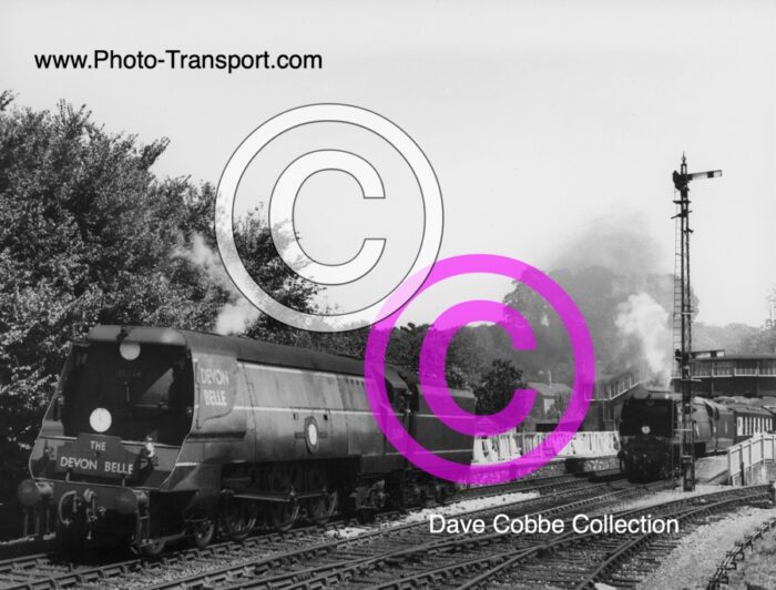 Merchant Navy Class 4-6-2  No.35014 Nederland Line light engine  and 3xxxx