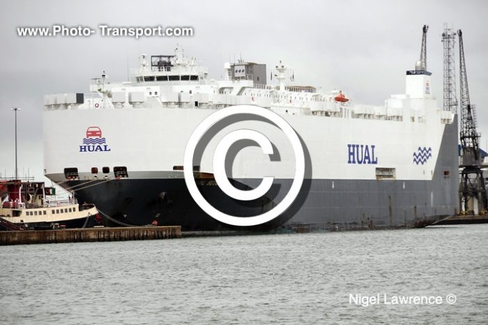 HUAL SEOUL  -  Vehicle Carrier  