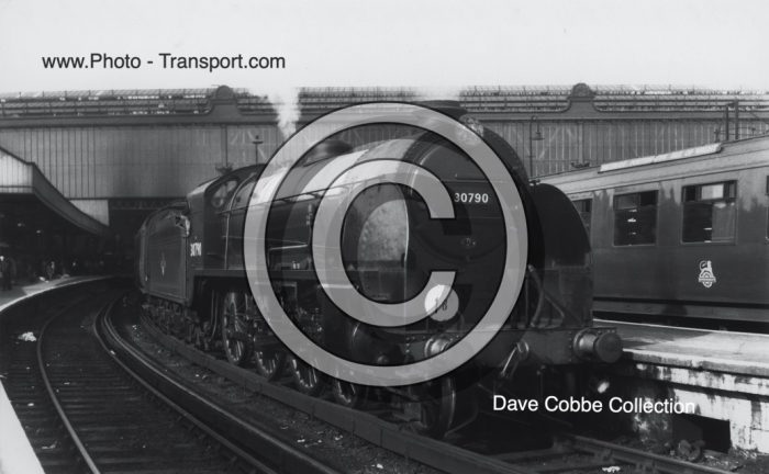 SR Class N15 4-6-0 No.30790 Sir Villiars