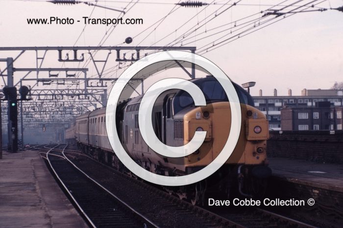 CLASS 37 No.37025