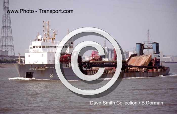 CITY OF LONDON - Dredger