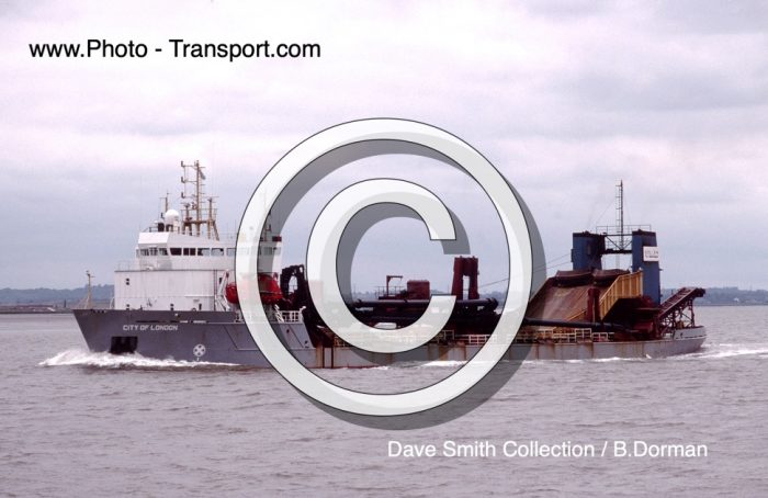 CITY OF LONDON - Dredger
