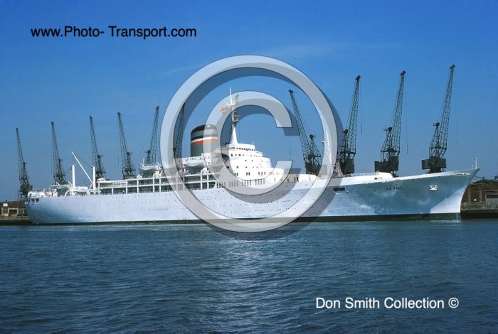 S.A.VAAL ex Transvaal Castle  -  Pass Cruise
