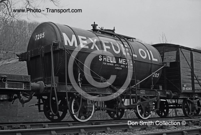Shell Mex Fuel Wagon has 7285 on the tank