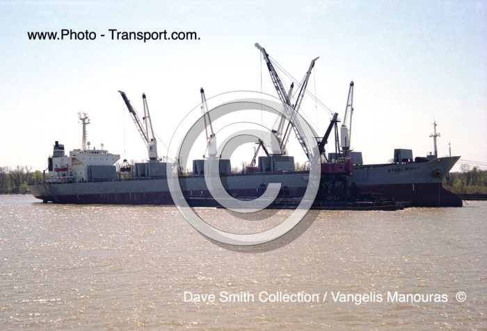 STEEL MIGHT   -  Bulker
