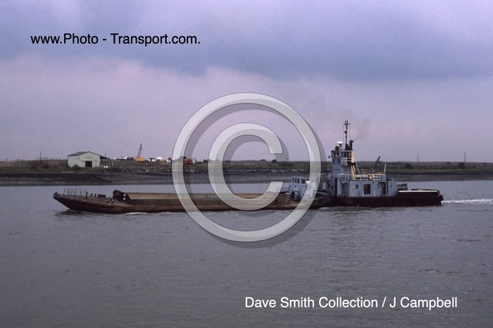 BROODBANK  - with barge Augustus Manning - Pusher Tug- Work-Repair Vessel