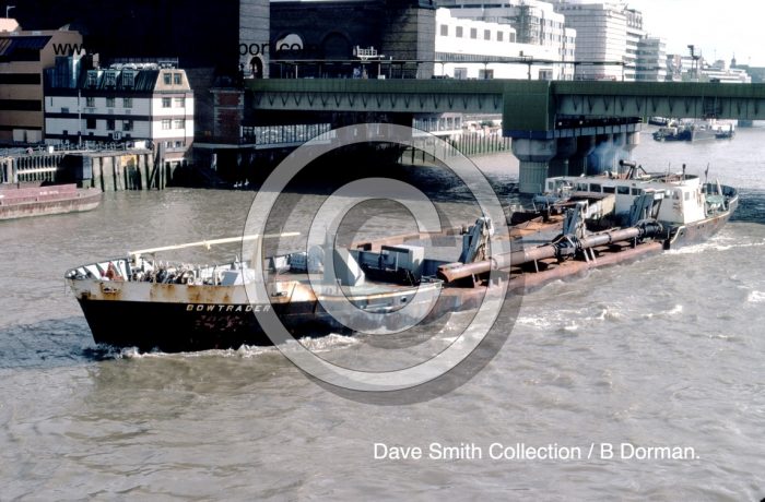 BOWTRADER  -  Dredger