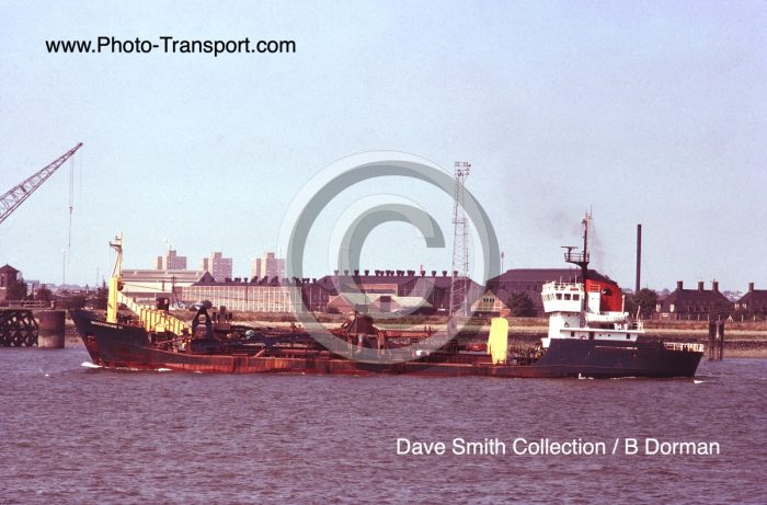HOVERINGHAM VI - Dredger