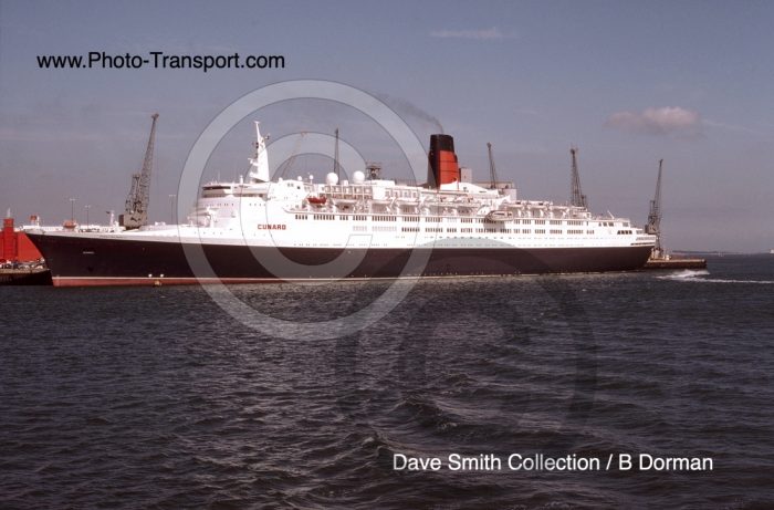 QUEEN ELIZABETH 2 - Pass Cruise - Red Funnel