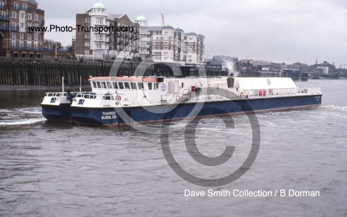 THAMES BUBBLER   -  Oxygenating Barge
