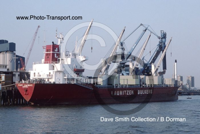 TROPIC CONFIDENCE - Bulk Carrier
