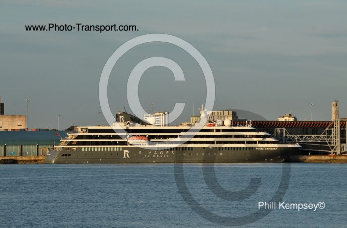 WORLD EXPLORER - Pass Cruise