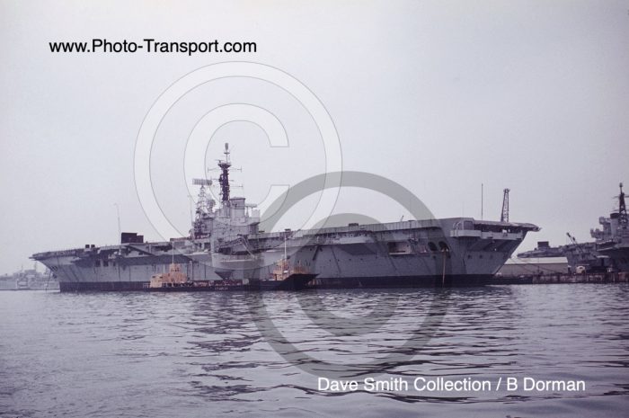 HMS ILLUSTRIOUS - R06 - Aircraft Carrier