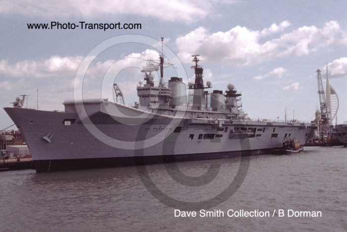HMS ILLUSTRIOUS - R06 - Aircraft Carrier