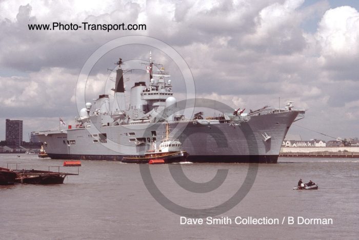 HMS INVINCIBLE  - R05 - Aircraft Carrier