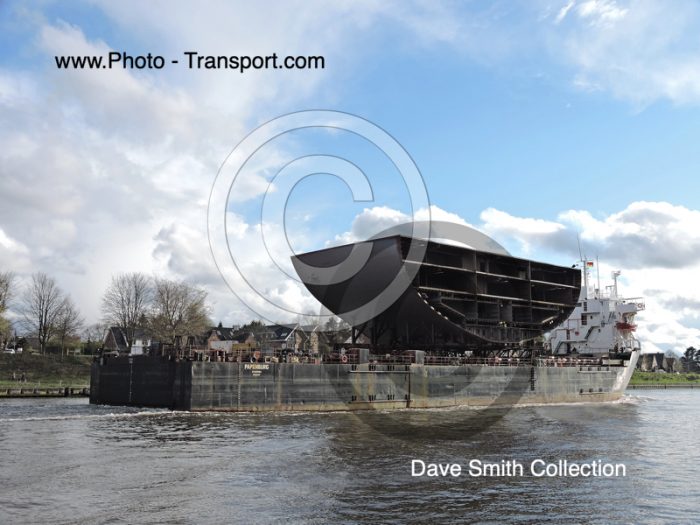 PAPENBURG - Heavy Lift Carrier