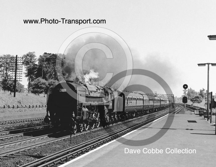 BR Standard Britannia 4-6-2 No.70031 Byron