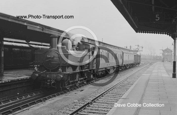 GWR 4500 Class 0-6-0PT No.5421