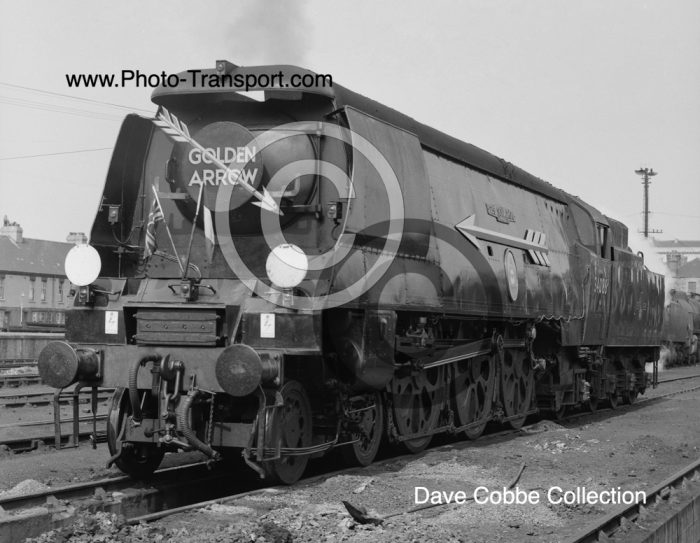 Battle of Britain  Unrebuilt 4-6-2 No.34086 219 Squadron 