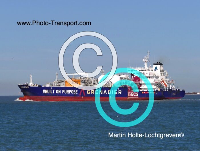 INEOS INGENUITY  -  LIQUIFIED  GAS TANKER