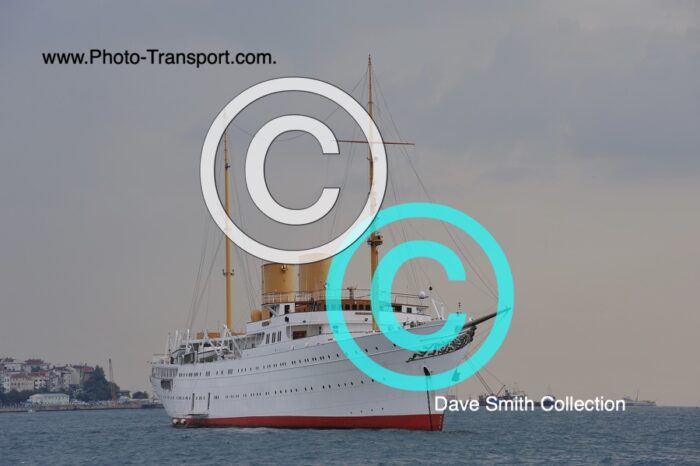 SAVARONA - Pass Ship / Yacht