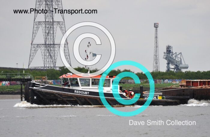 REDOUBT  - Tug